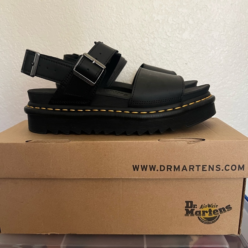 Dr. Martens Black Voss quad Sandals new no box